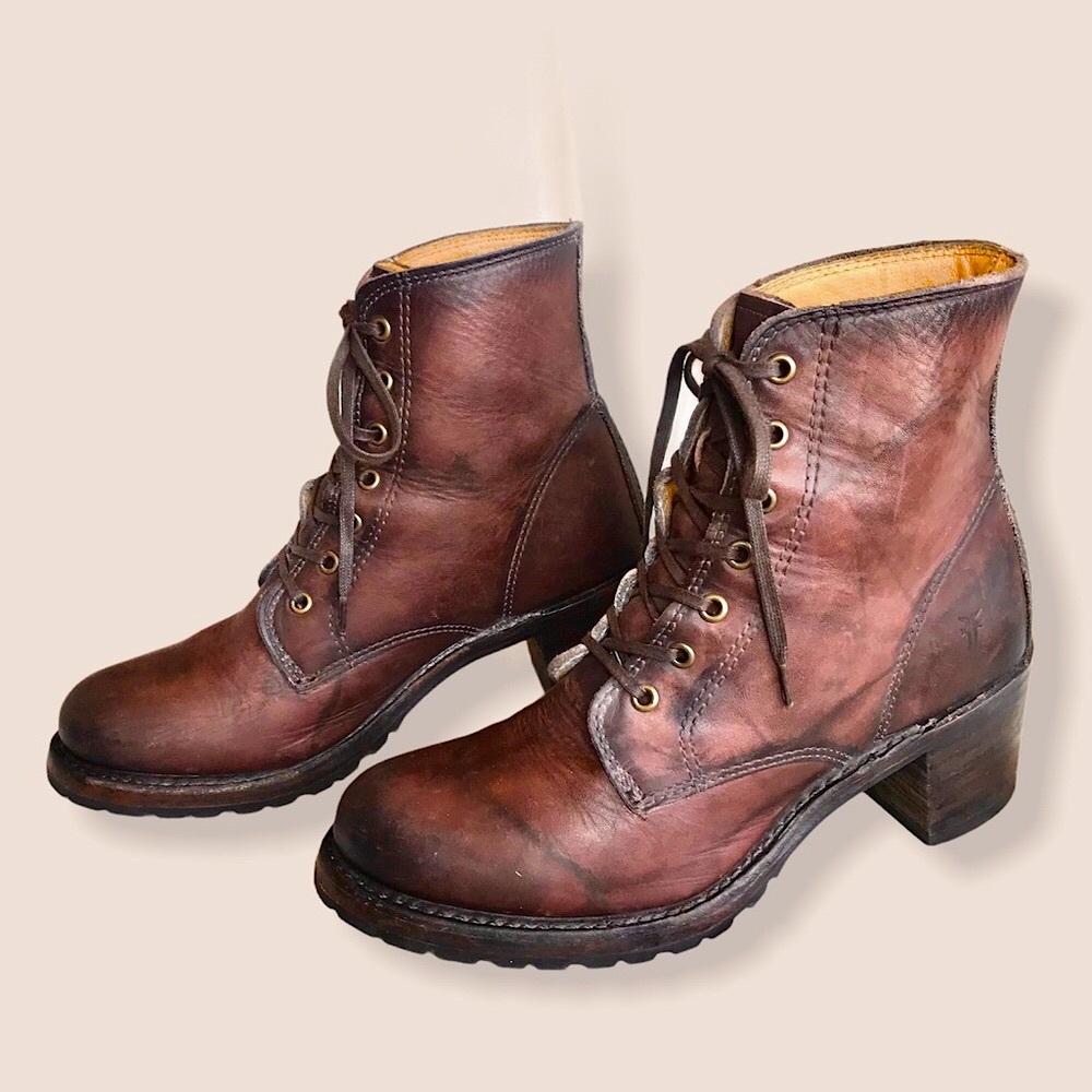RARE Frye Sabrina 6G Lace Up Heeled Combat Boot - Picture 9 of 16